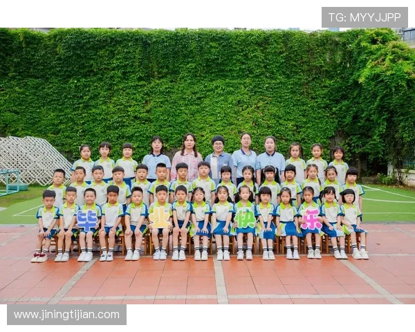 周征：从青涩少年到足球场上的璀璨明星成长之路揭秘