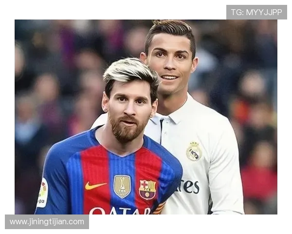 足球明星同框瞬间高清图片展现足坛魅力与激情的完美结合